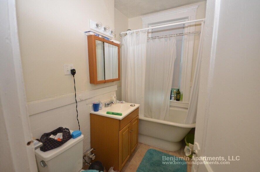 Building Photo - 1175 Boylston St
