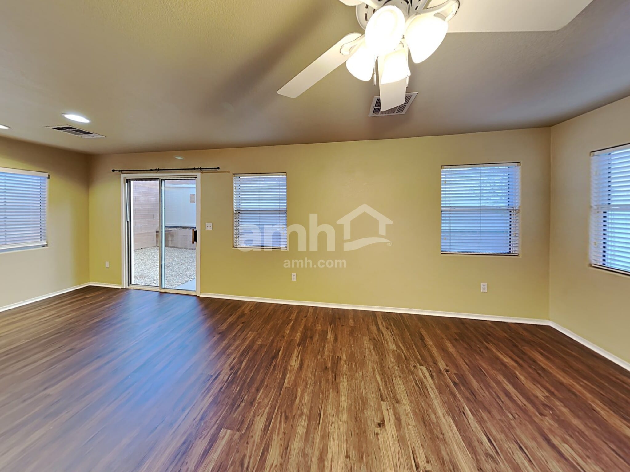 Building Photo - 3909 Bayamon St