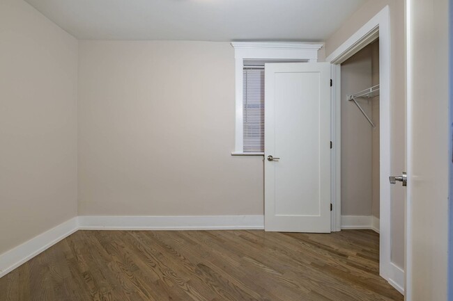 Building Photo - BEC Properties Kedzie LLC