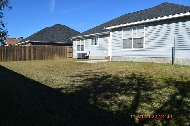 Building Photo - 1606 Dorchester Dr