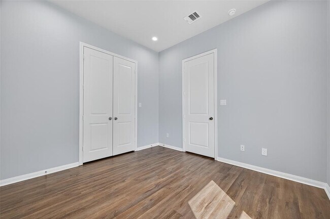 Building Photo - 4922 Paradigm Ln