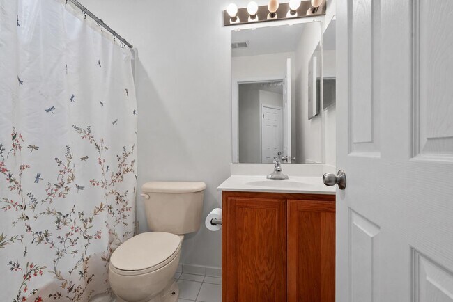 Building Photo - 209 Blue Heron Dr