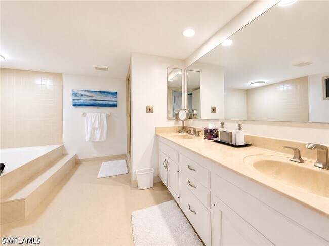 Building Photo - 5601 Turtle Bay Dr