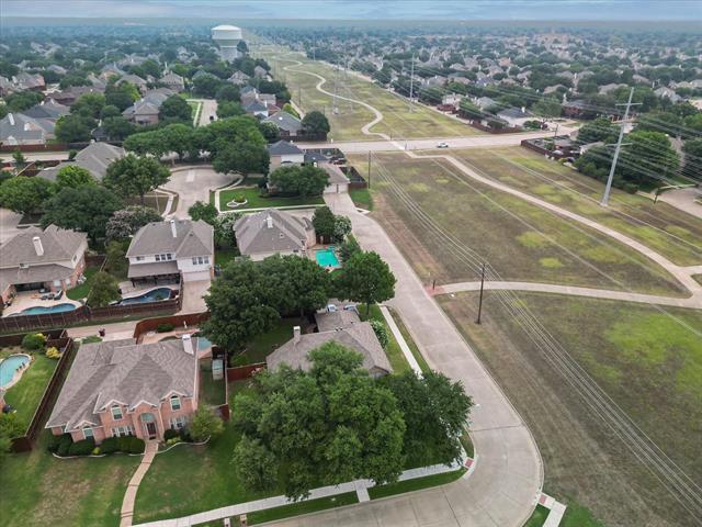 Building Photo - 2301 Travis Dr