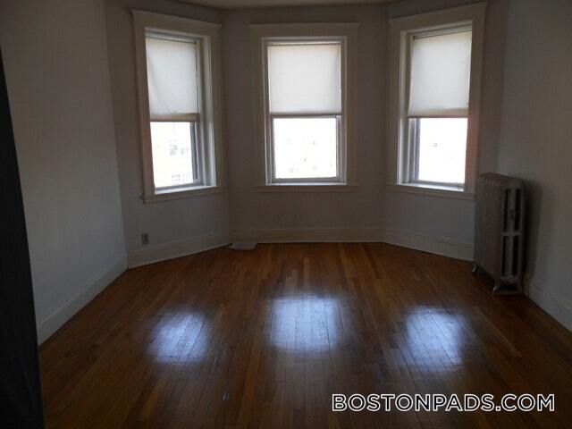 Building Photo - 137 Park Dr