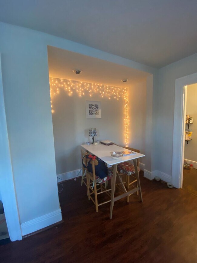 Building Photo - 312-1 South Upper – Available Fall 2026