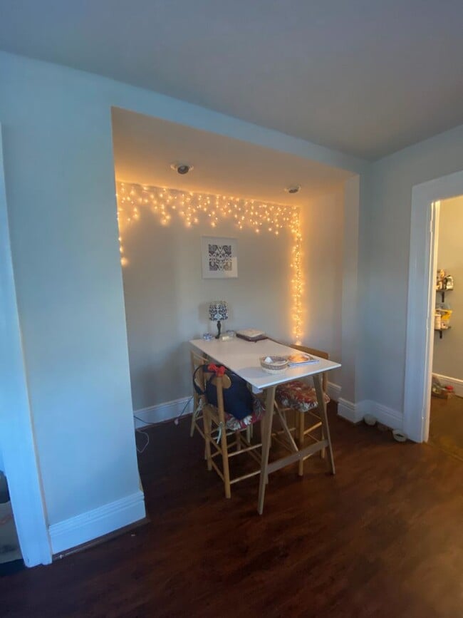 Building Photo - 312 S Upper St