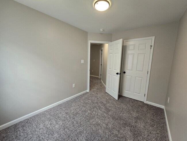 Building Photo - 1216 Superior Pointe Pl