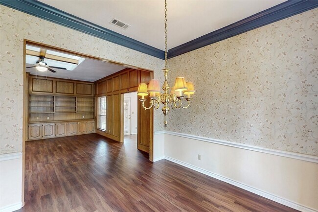 Building Photo - 7504 Summitview Dr