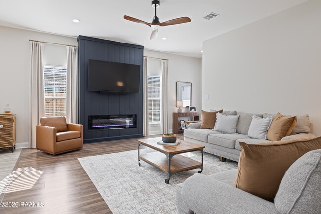 Building Photo - 901 Russo Rd