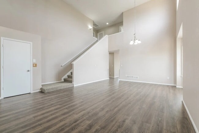 Building Photo - 9524 E 112th Dr