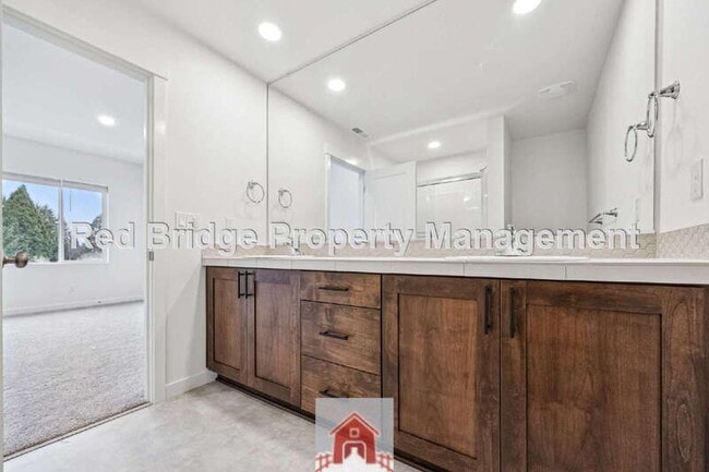 Building Photo - 2795 S Heather St