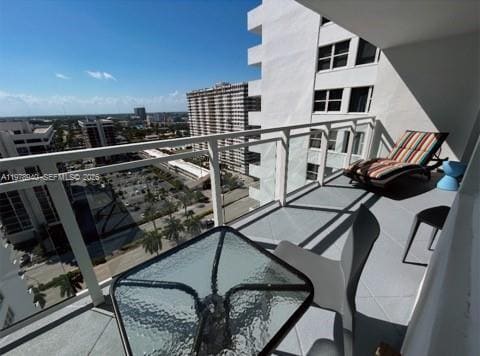Building Photo - 2030 S Ocean Dr