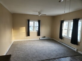 Building Photo - 600 W Station St