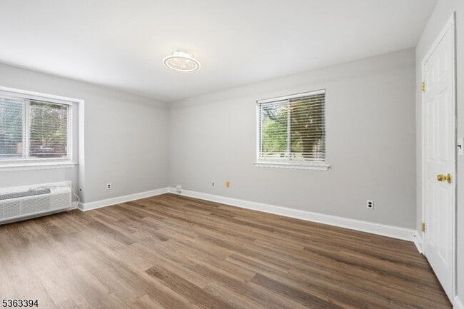 Building Photo - 111 Aimwick Ct
