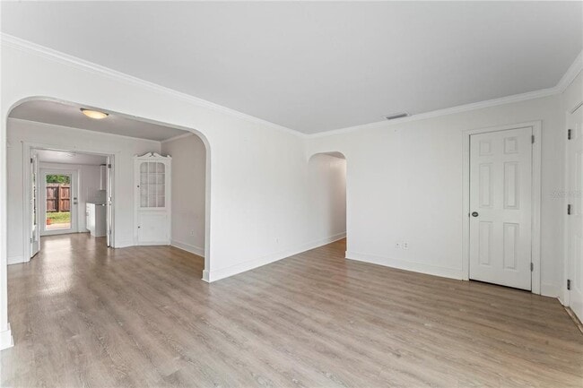 Building Photo - 4011 W El Prado Blvd