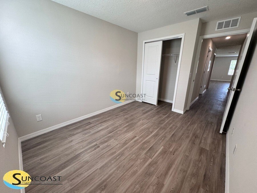 Building Photo - 617 Century 21 Dr