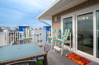 Building Photo - OFF-SEASON MONTHLY RENTAL - ESCAPE THE WIN...