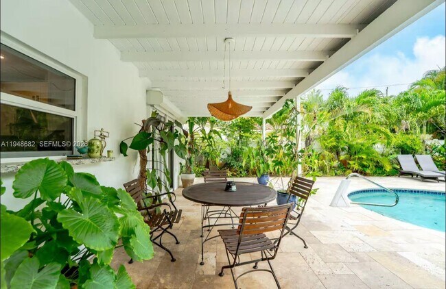 Building Photo - 4017 Monroe St