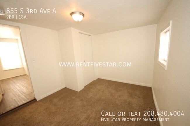 Building Photo - 855 S 3rd Ave