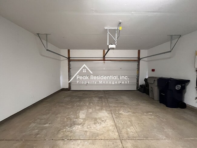 Building Photo - Updated 3bd/3ba North Natomas Townhouse