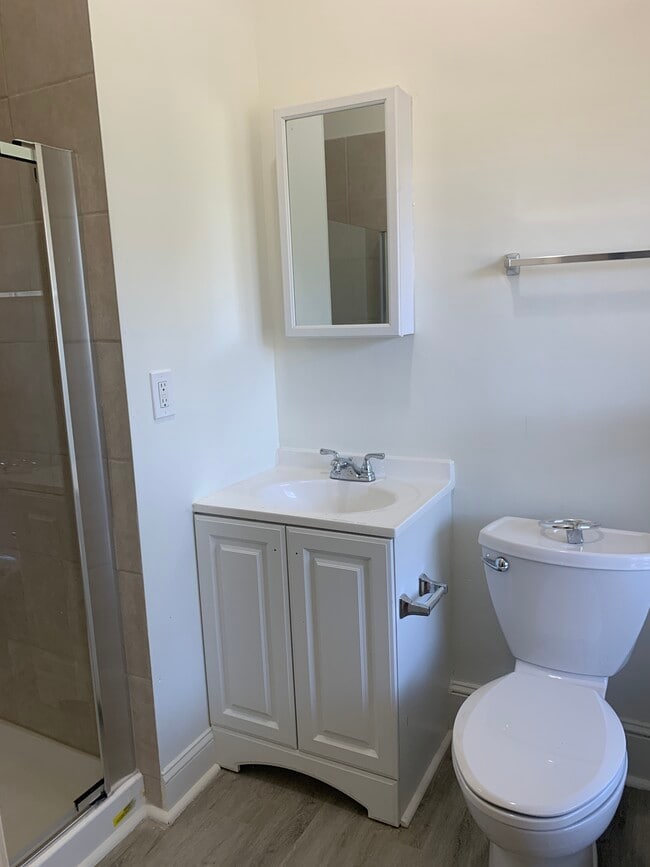 Bathroom #1 - 1540 Moreland Ave