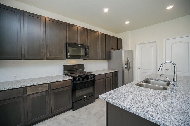Building Photo - 4615 Sabine Creek Way