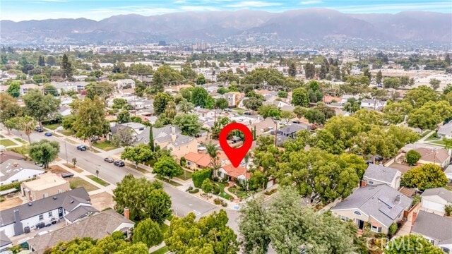 Building Photo - 546 S Beachwood Dr