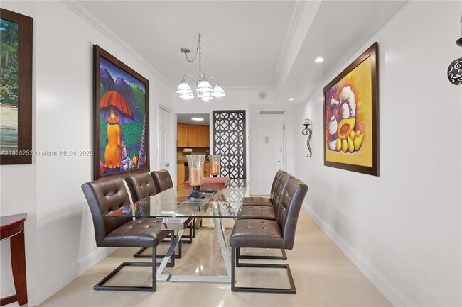 Building Photo - 801 Brickell Bay Dr