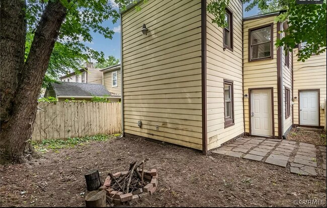 Building Photo - 501 Catherine St