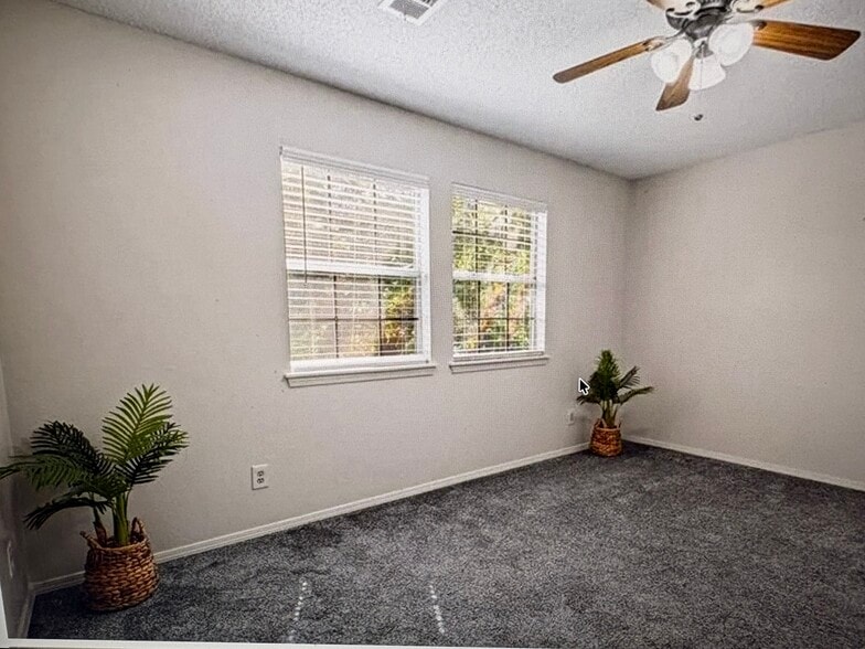 Building Photo - 3109 Glen Flora Way