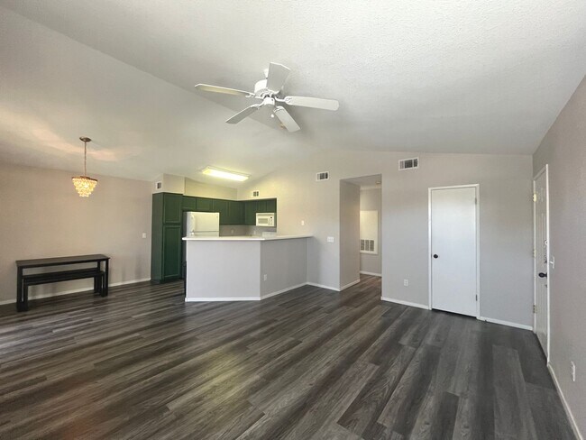 Building Photo - 2 bed, 2 bath condo located in gated community w/lush landscaping, 2 pools, spas, BBQ areas & clu...