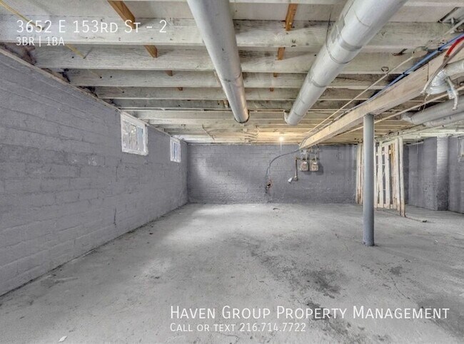 Building Photo - 3652 E 153rd St