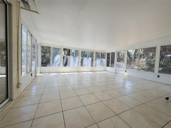 Building Photo - 7522 Laurel Springs Dr