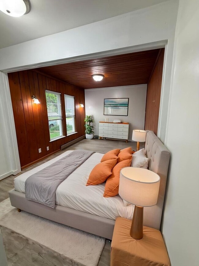 Building Photo - 120 Peale St