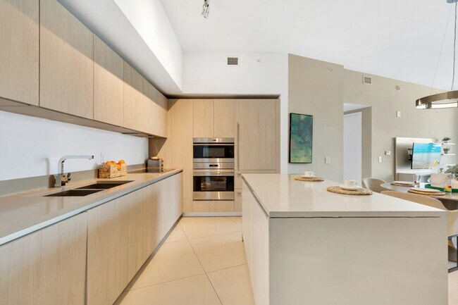Building Photo - 4111 S Ocean Dr