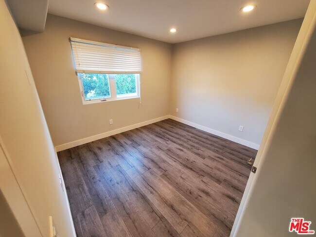 Building Photo - 3915 Brighton Ave
