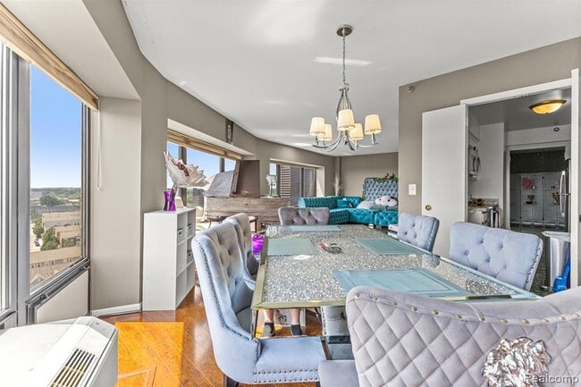 Building Photo - 5000 Town Center Dr