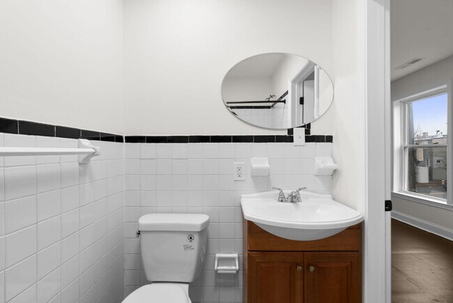 Building Photo - 16 S Conkling St