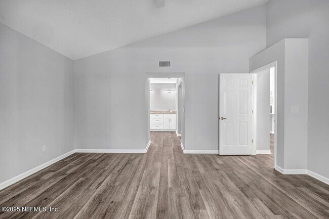Building Photo - 104 Clam Bake Ct