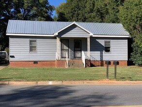 Building Photo - 204 W College Ave