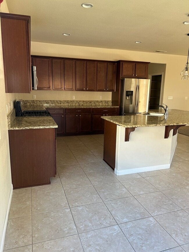 Building Photo - 4973 Bougainvillea Dr