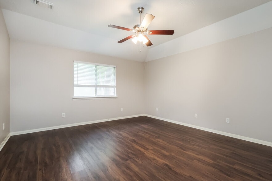 Building Photo - 30 Shimmer Pond Pl