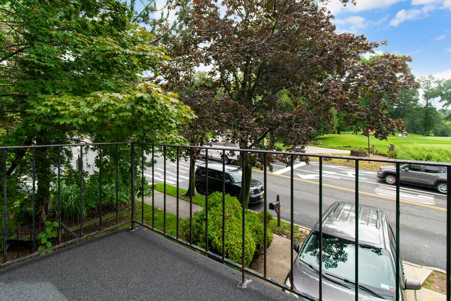 Building Photo - 1630 Forest Hill Rd
