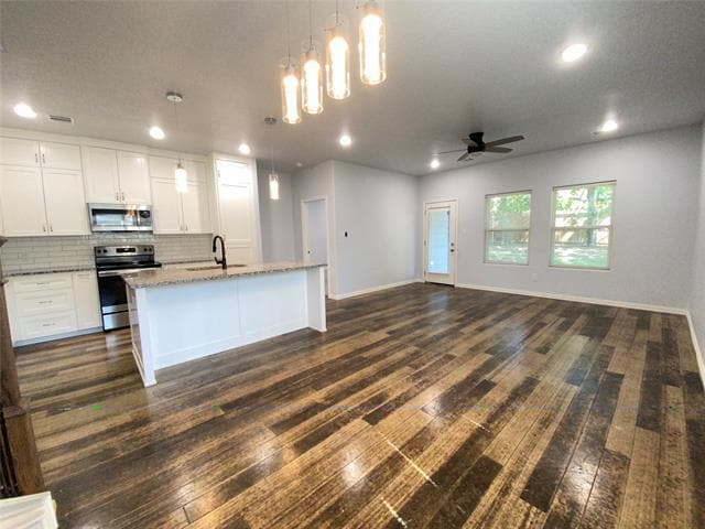 Building Photo - 5408 Fernander Dr