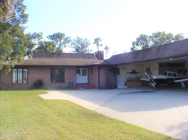 Primary Photo - 8 Taxiway Lindy Loop