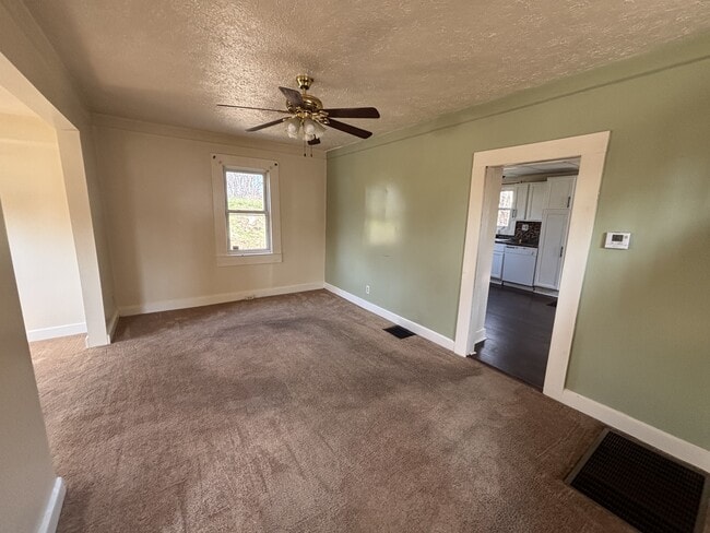 Building Photo - 2521 15th St SW