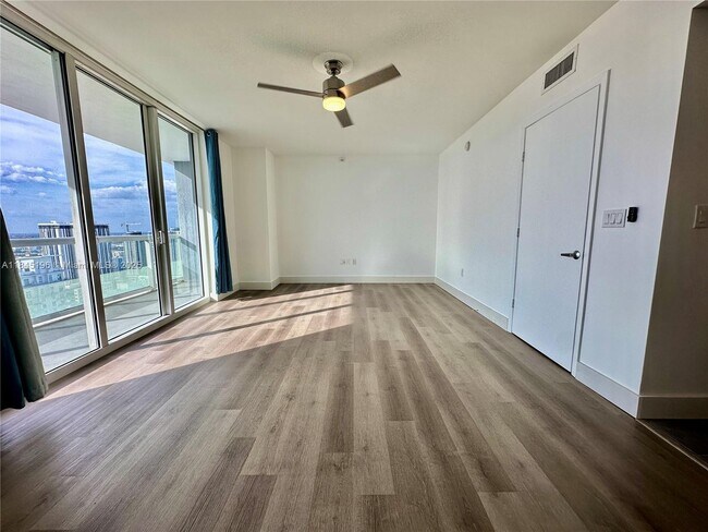 Building Photo - 50 Biscayne Blvd