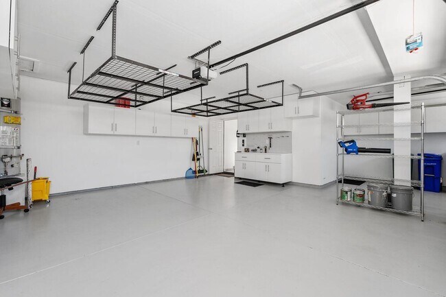 Building Photo - 48 Pebble Beach Dr