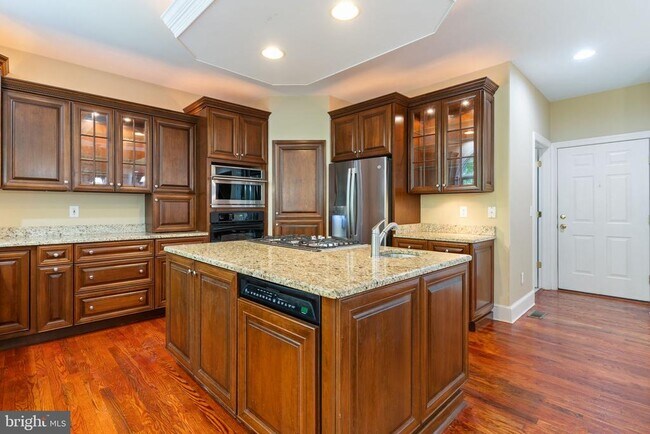 Building Photo - 45105 Mill Creek Way